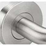 Détail de la rosace ronde Kuchinox Lagos inox, illustration