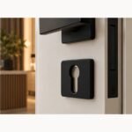 Rosace de serrure pour cylindre Kuchinox LP2 Noir – mise en situation illustrative