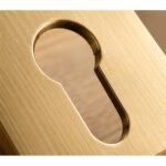 Rosace pour cylindre Kuchinox LP2 doré brossé – détail finition